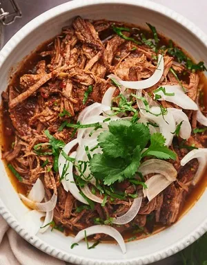 El Encanto de la Birria: Una Receta Tradicional Mexicana