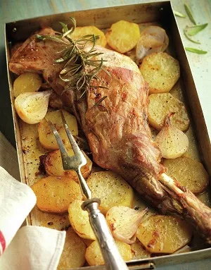 Paletilla de Cordero Asado: Un Festín para los Sentidos